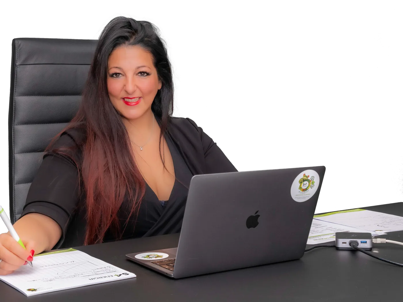 Leila Abou Moussa, titolare di Top Service, alla scrivania